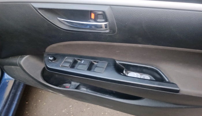 2013 Maruti Swift ZXI, Petrol, Manual, 84,064 km, interior