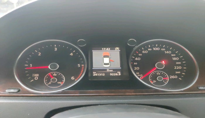 2011 Volkswagen Passat HIGHLINE DSG, Diesel, Automatic, 2,41,312 km, interior