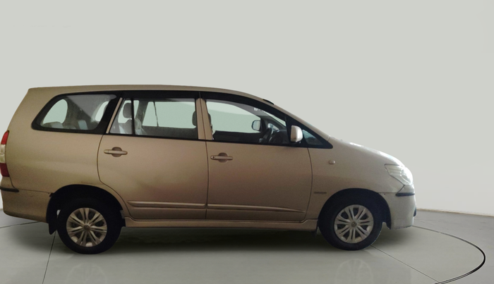 2015 Toyota Innova 2.5 GX 7 STR, Diesel, Manual, 1,33,916 km, exterior