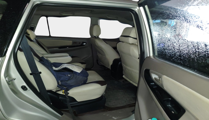 2015 Toyota Innova 2.5 GX 7 STR, Diesel, Manual, 1,33,916 km, interior