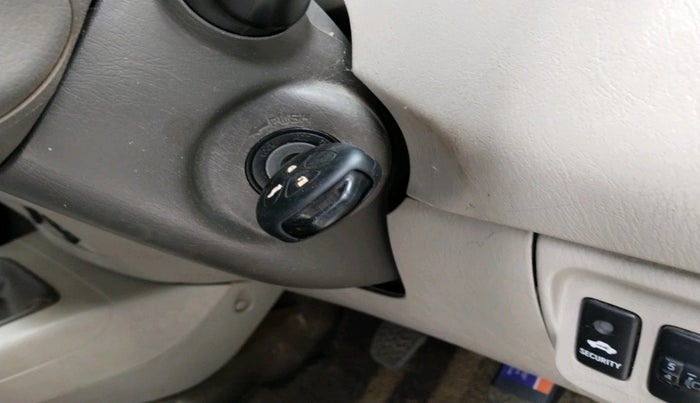 2014 Toyota Innova 2.5 GX 8 STR, Diesel, Manual, 1,64,692 km, interior