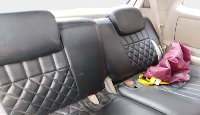 2014 Toyota Innova 2.5 GX 8 STR, Diesel, Manual, 1,64,692 km, interior