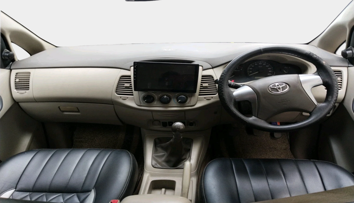 2014 Toyota Innova 2.5 GX 8 STR, Diesel, Manual, 1,64,692 km, interior