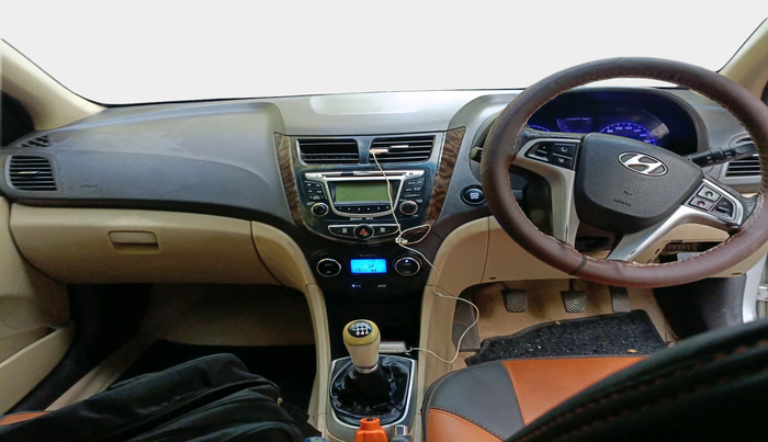 2011 Hyundai Verna FLUIDIC 1.6 CRDI SX, Diesel, Manual, 93,826 km, interior