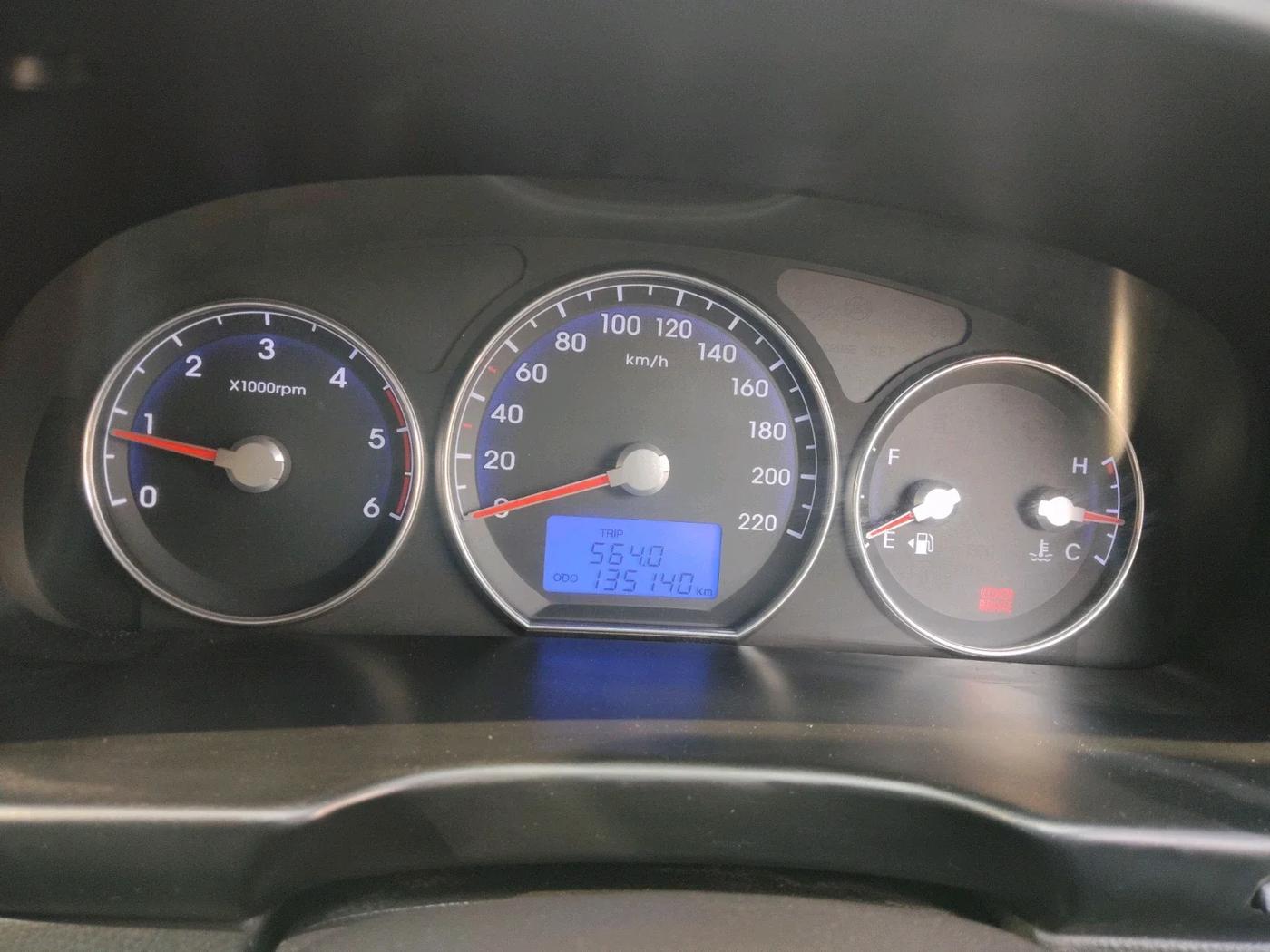 2011 Hyundai Santa Fe 2 WD, Diesel, Manual, 1,35,140 km, interior