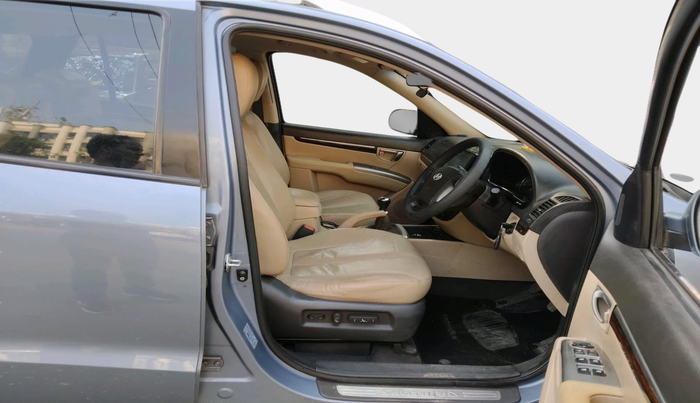 2011 Hyundai Santa Fe 2 WD, Diesel, Manual, 1,35,140 km, interior