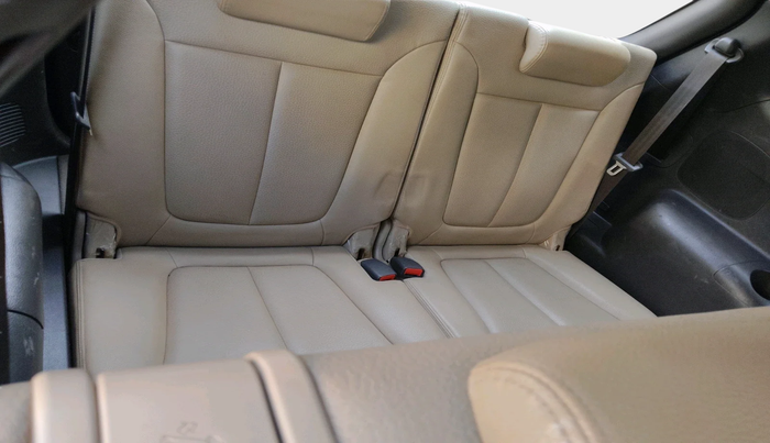 2011 Hyundai Santa Fe 2 WD, Diesel, Manual, 1,35,140 km, interior