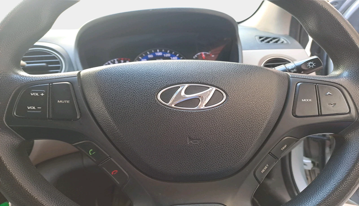 2015 Hyundai Xcent S 1.2, Petrol, Manual, 37,900 km, interior