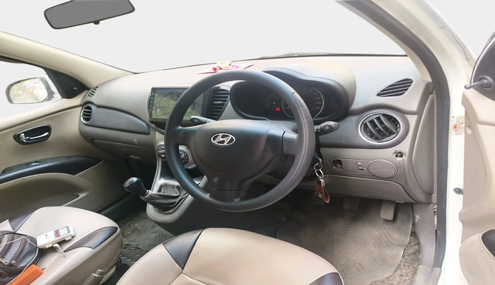 2011 Hyundai i10 MAGNA 1.1, Petrol, Manual, 73,046 km, interior