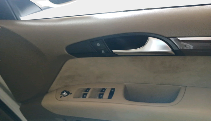 2011 Audi Q7 3.0 TDI QUATTRO, Diesel, Automatic, 94,075 km, interior