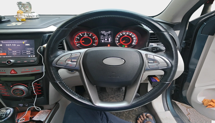 2019 Mahindra XUV300 W8 (O) 1.2 PETROL, Petrol, Manual, 47,803 km, interior