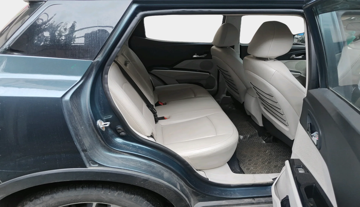 2019 Mahindra XUV300 W8 (O) 1.2 PETROL, Petrol, Manual, 47,803 km, interior