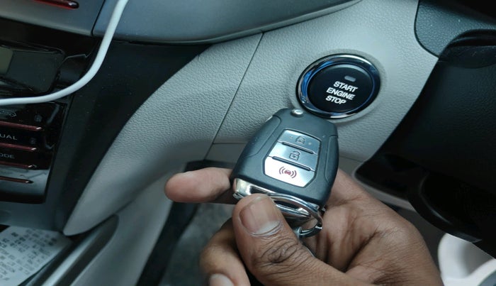 2019 Mahindra XUV300 W8 (O) 1.2 PETROL, Petrol, Manual, 47,803 km, interior