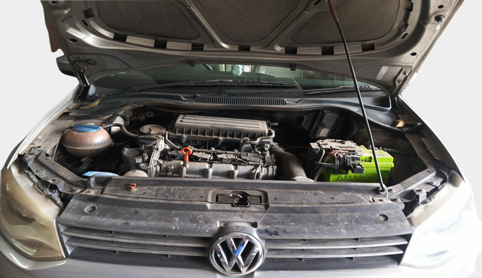 2013 Volkswagen Vento HIGHLINE 1.6 MPI, Petrol, Manual, 97,634 km, exterior