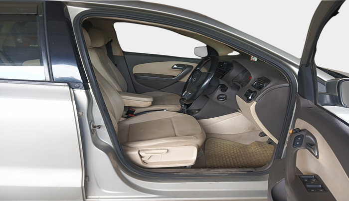 2013 Volkswagen Vento HIGHLINE 1.6 MPI, Petrol, Manual, 97,634 km, interior