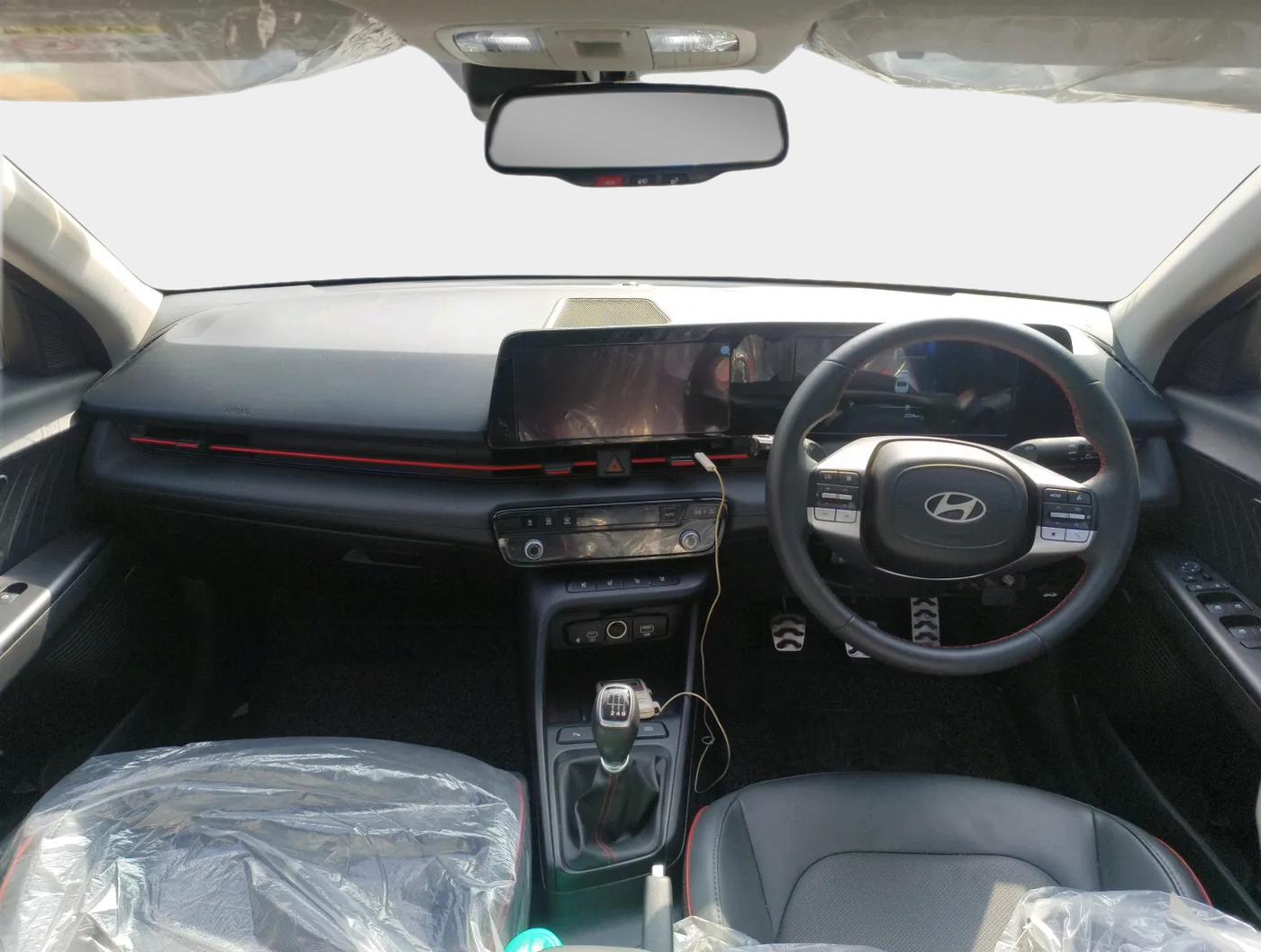 2023 Hyundai Verna SX (O) 1.5 TURBO PETROL MT, Petrol, Manual, 2,324 km, interior