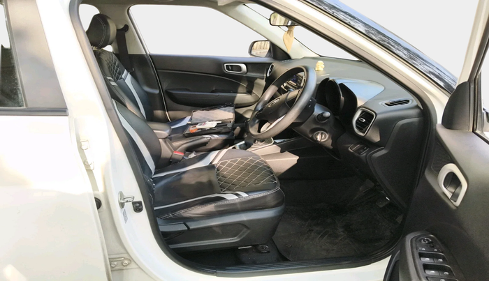 2019 Hyundai VENUE S 1.2, Petrol, Manual, 51,547 km, interior