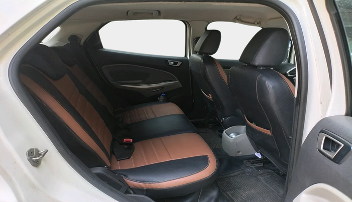 2014 Ford Ecosport TITANIUM 1.5L DIESEL, Diesel, Manual, 2,67,588 km, interior