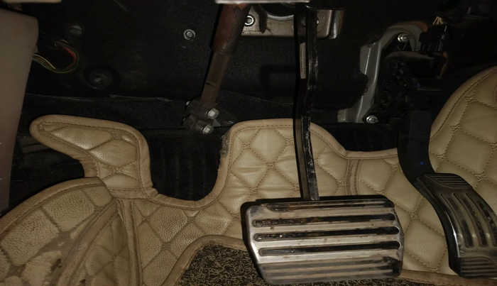 2016 Mahindra XUV500 W10 AT, Diesel, Automatic, 1,05,120 km, interior