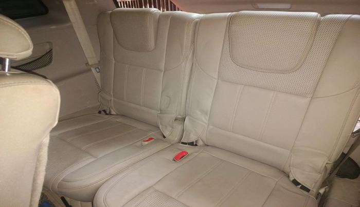 2016 Mahindra XUV500 W10 AT, Diesel, Automatic, 1,05,120 km, interior