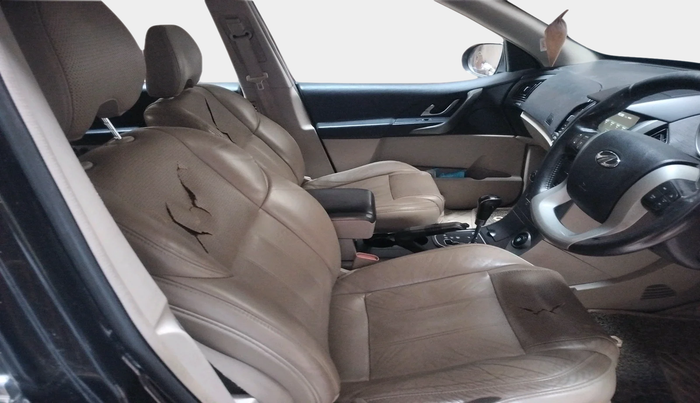 2016 Mahindra XUV500 W10 AT, Diesel, Automatic, 1,05,120 km, interior