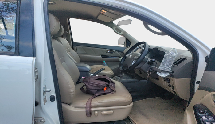 2012 Toyota Fortuner 3.0 4X4 MT, Diesel, Manual, 1,24,538 km, interior