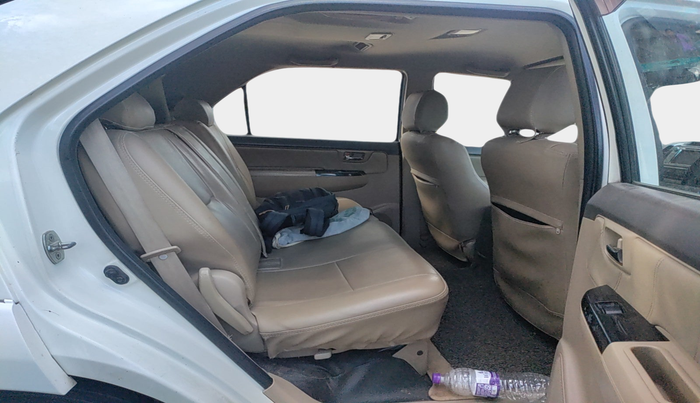 2012 Toyota Fortuner 3.0 4X4 MT, Diesel, Manual, 1,24,538 km, interior
