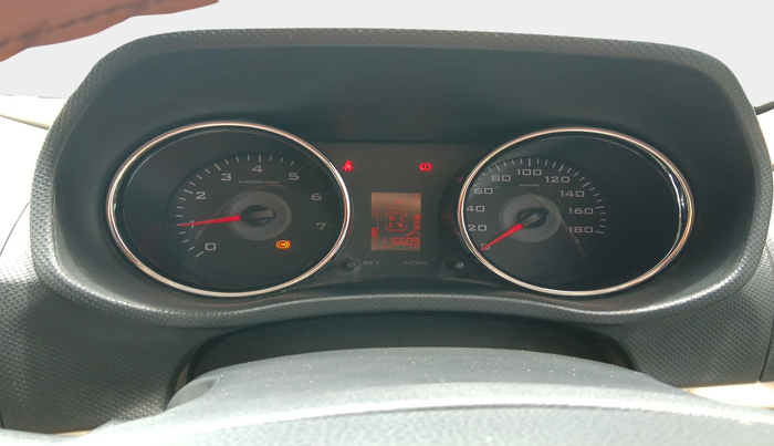 2016 Mahindra TUV300 T8 AMT, Diesel, Automatic, 1,16,609 km, interior