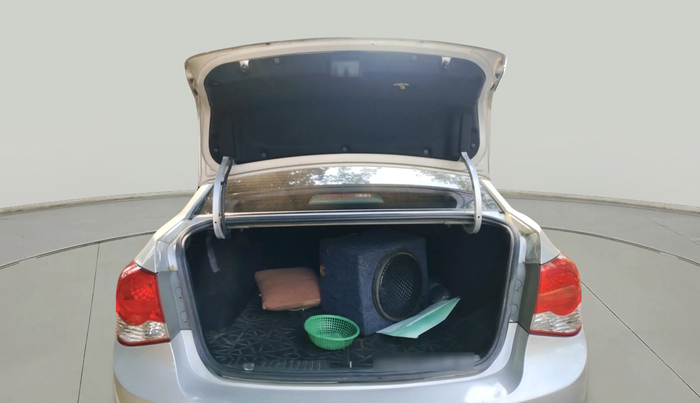 2011 Chevrolet Cruze LTZ AT, Diesel, Automatic, 1,18,219 km, exterior