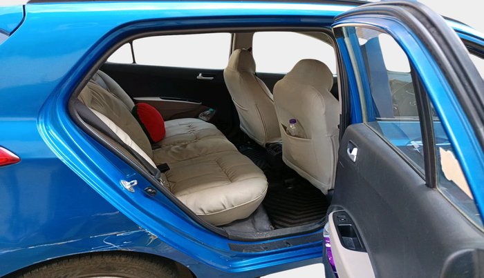 2017 Hyundai Grand i10 SPORTZ (O) AT 1.2 KAPPA VTVT, Petrol, Automatic, 1,10,953 km, interior