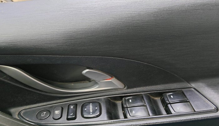 2016 Mahindra XUV500 W10 AT, Diesel, Automatic, 85,729 km, interior