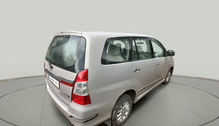 2014 Toyota Innova 2.5 VX 7 STR, Diesel, Manual, 1,78,292 km, exterior