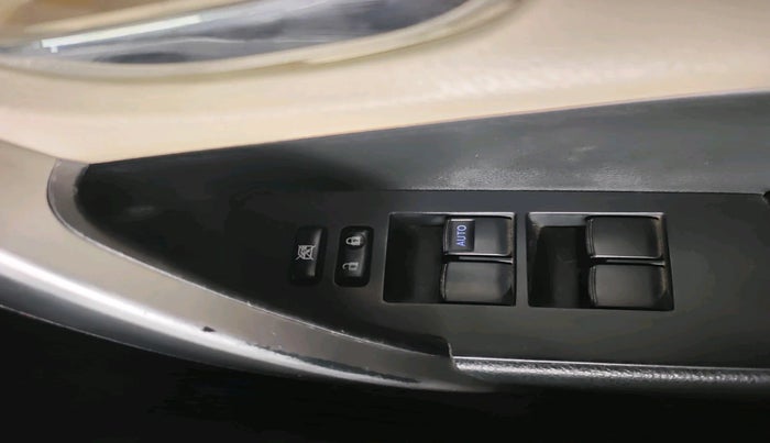 2015 Toyota Corolla Altis VL CVT PETROL, Petrol, Automatic, 1,42,750 km, interior