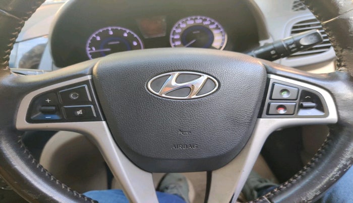 2012 Hyundai Verna FLUIDIC 1.6 CRDI SX, Diesel, Manual, 1,05,987 km, interior