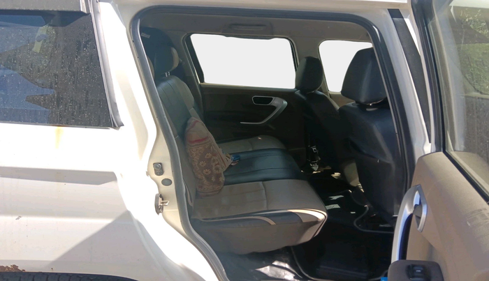 2016 Mahindra TUV300 T8, Diesel, Manual, 1,03,476 km, interior