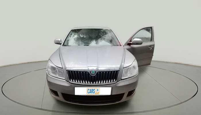 2010 Skoda Laura AMBIENTE 1.8 TSI, Petrol, Manual, 44,992 km, exterior