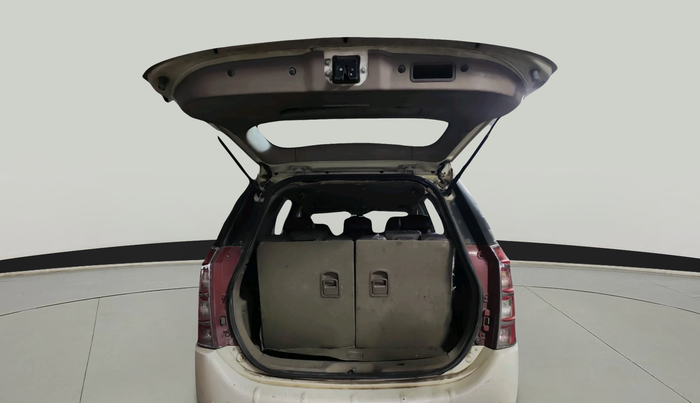 2014 Mahindra XUV500 W8, Diesel, Manual, 1,97,416 km, exterior