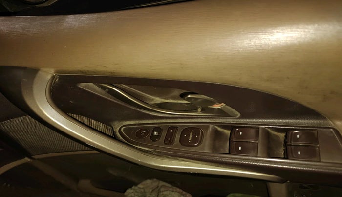 2014 Mahindra XUV500 W8, Diesel, Manual, 1,97,416 km, interior