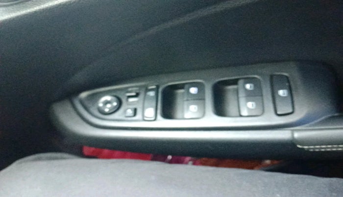 2020 Hyundai VENUE SX 1.0 (O) TURBO, Petrol, Manual, 76,092 km, interior