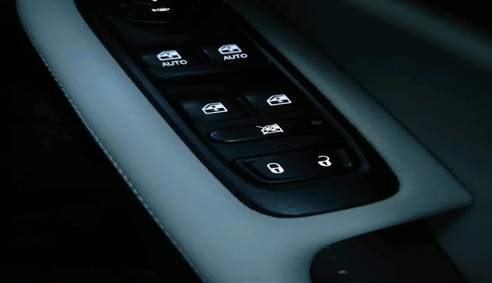 2020 Jeep Compass LONGITUDE PLUS 1.4 PETROL AT, Petrol, Automatic, 47,135 km, interior