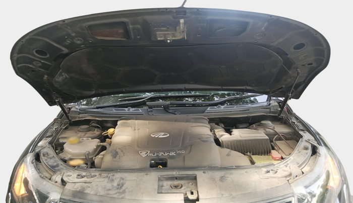 2015 Mahindra XUV500 W10, Diesel, Manual, 81,695 km, exterior