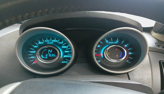 2015 Mahindra XUV500 W10, Diesel, Manual, 81,695 km, interior