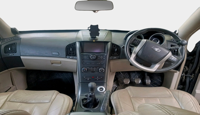2015 Mahindra XUV500 W10, Diesel, Manual, 81,695 km, interior