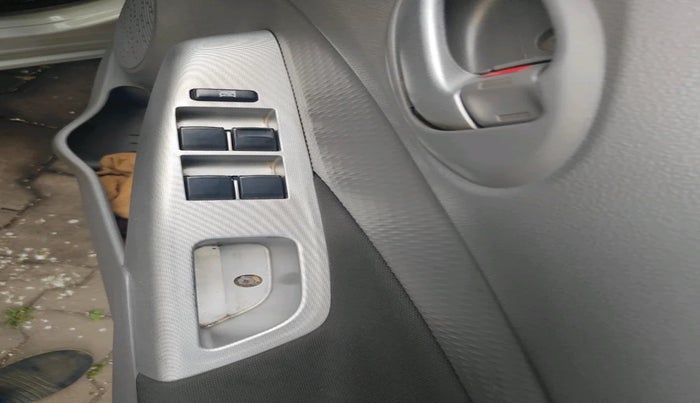 2011 Toyota Etios Liva V, Petrol, Manual, 85,499 km, interior