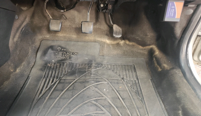 2011 Toyota Etios Liva V, Petrol, Manual, 85,499 km, interior