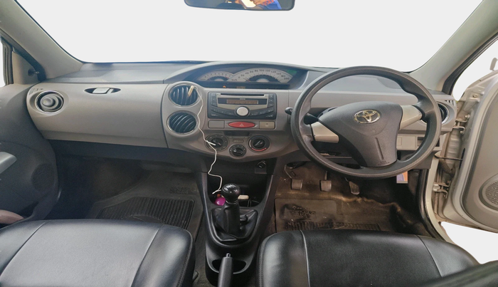 2011 Toyota Etios Liva V, Petrol, Manual, 85,499 km, interior