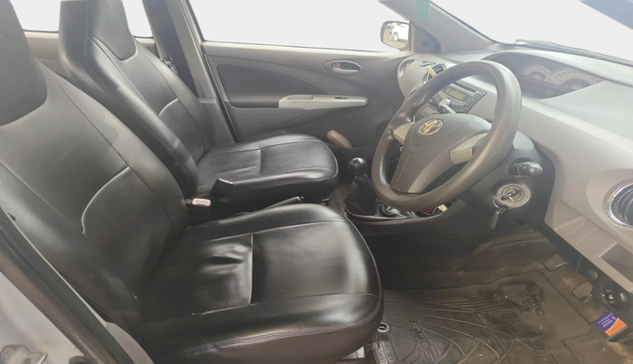 2011 Toyota Etios Liva V, Petrol, Manual, 85,499 km, interior