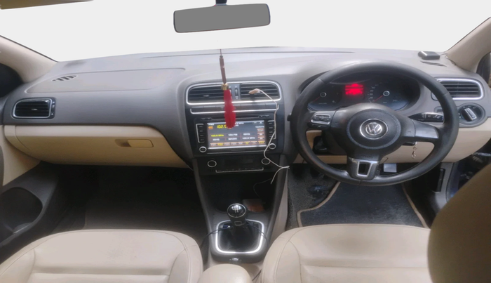 2012 Volkswagen Vento HIGHLINE DIESEL 1.6, Diesel, Manual, 1,93,325 km, interior