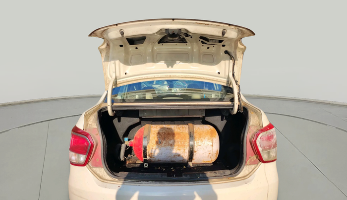 2016 Hyundai Xcent BASE 1.2, Petrol, Manual, 1,74,098 km, exterior