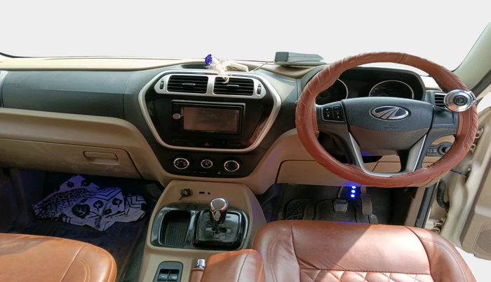 2016 Mahindra TUV300 T8, Diesel, Manual, 86,185 km, interior